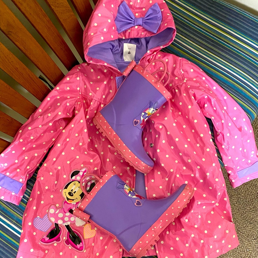 Minnie Mouse Rain coat and boots by Disney